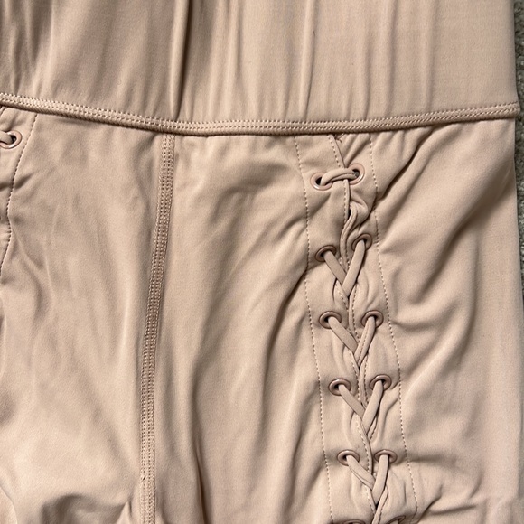 Carbon38 lace up tan leggings - Picture 2 of 4